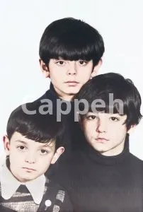 I will expert photo restoration for old or damaged photographs