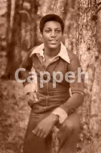 I will expert photo restoration for old or damaged photographs