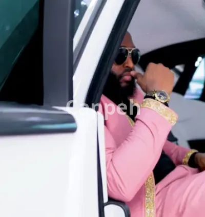 I will be your professional videographer in the UK