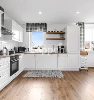 I will take photos of your airbnb in london