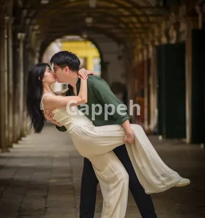 I will organise and photograph your engagement proposal in venice